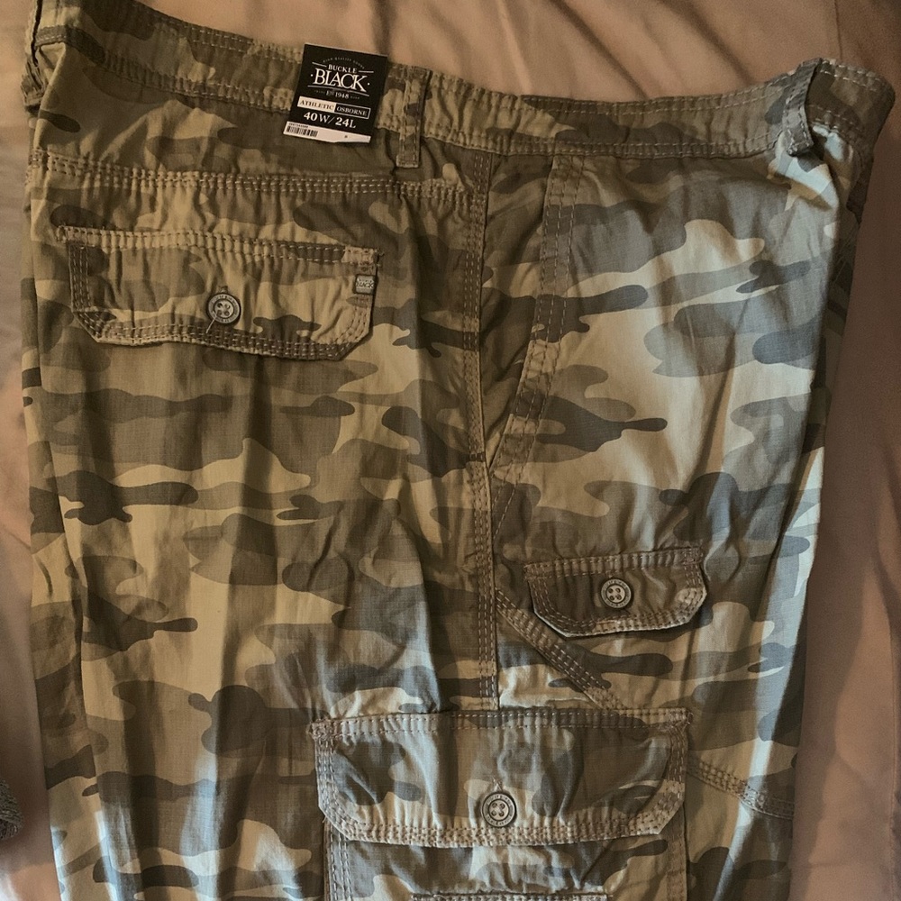 Buckle Black Mens cargo shorts